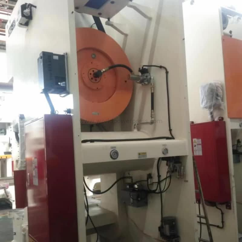 250TON TINGKAT SINGLE PNEUMATIC PNOUMATIC PUNCHING Machine untuk bagian mobil