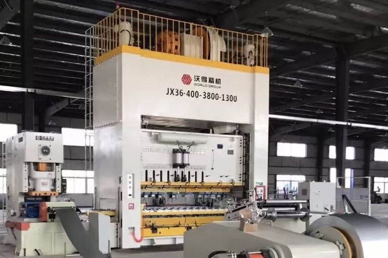 Crank Press dengan pengumpan